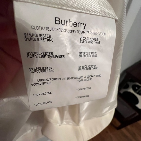 Burberry cream colour suit - Picture 4 of 6